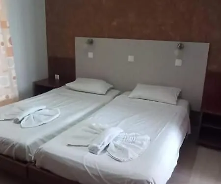 Kosmas Studios&Apts מלון דירות רודה